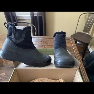 Women’s Keen waterproof boots